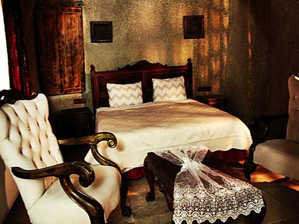 Deluxe Room, 1 King Bed photo 1