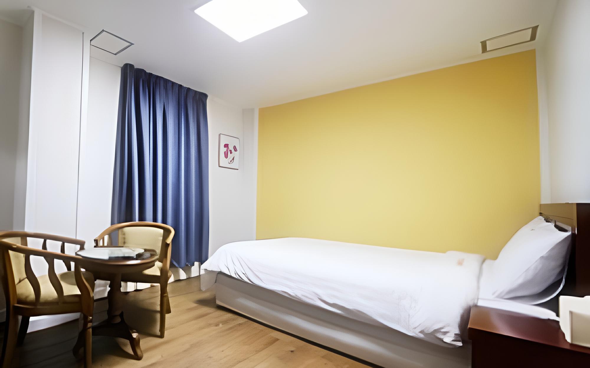 Room (Standard Room) - Photo 25