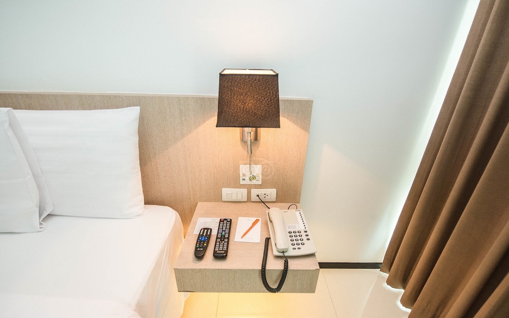 Premier Studio, 1 Double or 2 Twin Beds photo 2