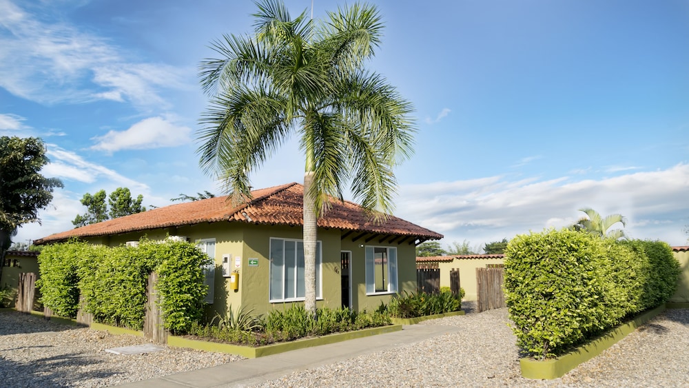 Family Villa, 4 Bedrooms (3 bathrooms)