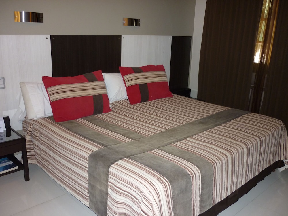 Superior Room, 1 Queen Bed photo 3