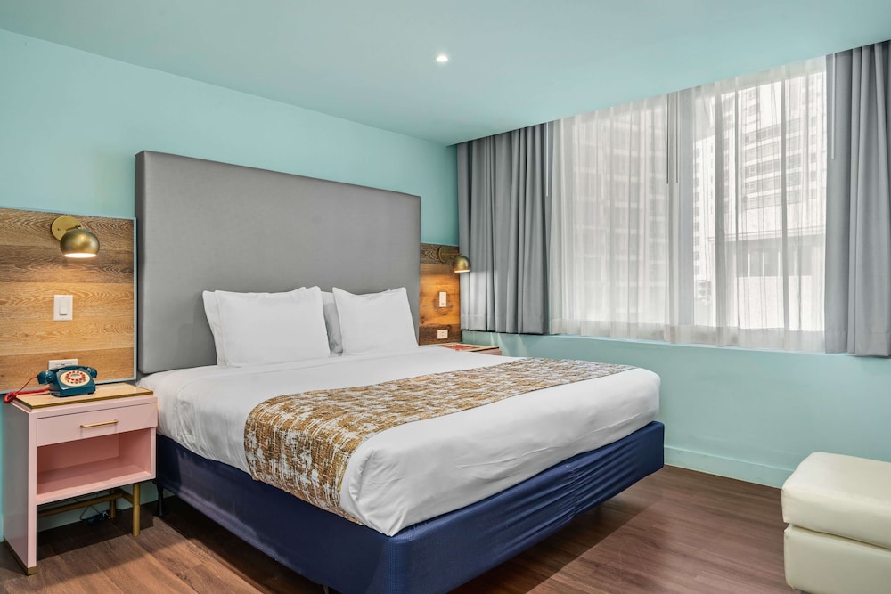 Superior Room, 1 King Bed photo 2