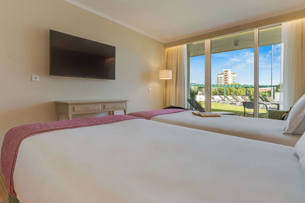Twin Room, Pool View