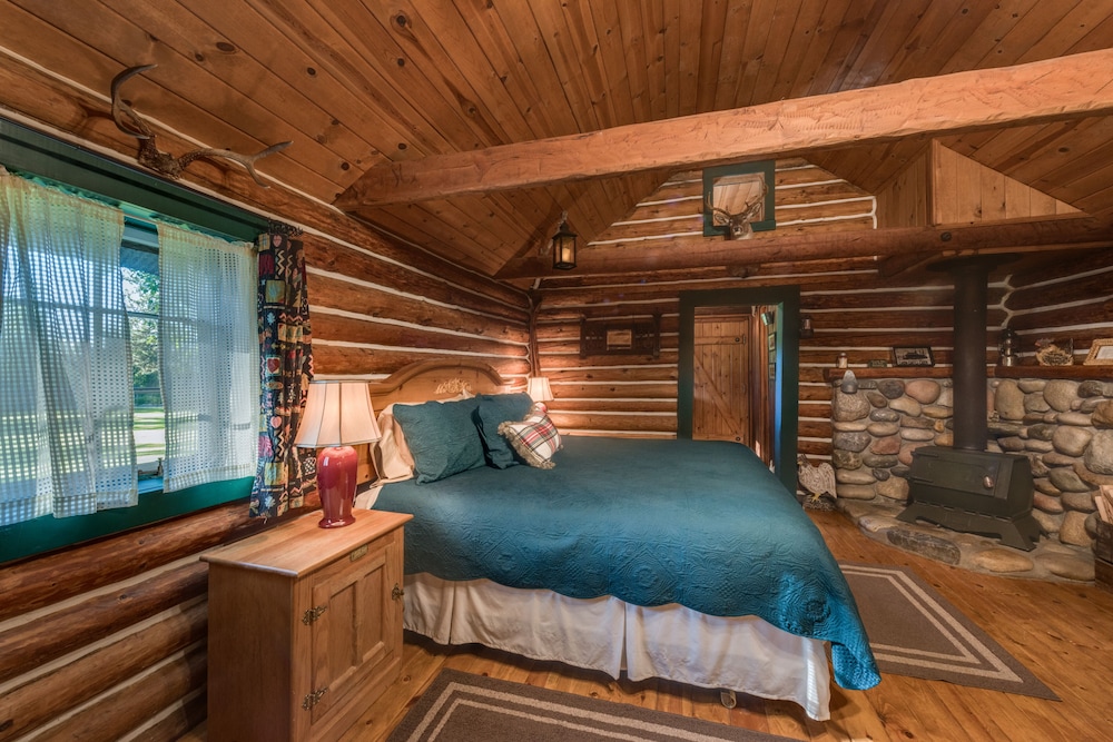 Premium Cabin photo 2