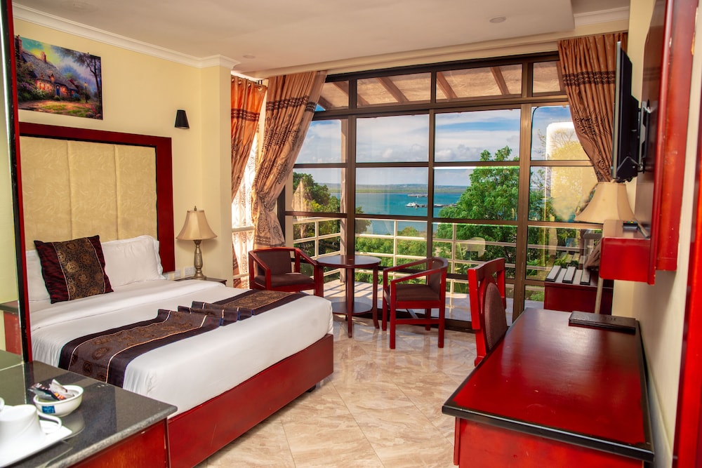 Signature Suite