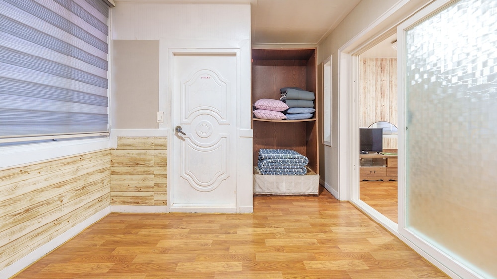 Basic Room, 1 Bedroom (House 13)
