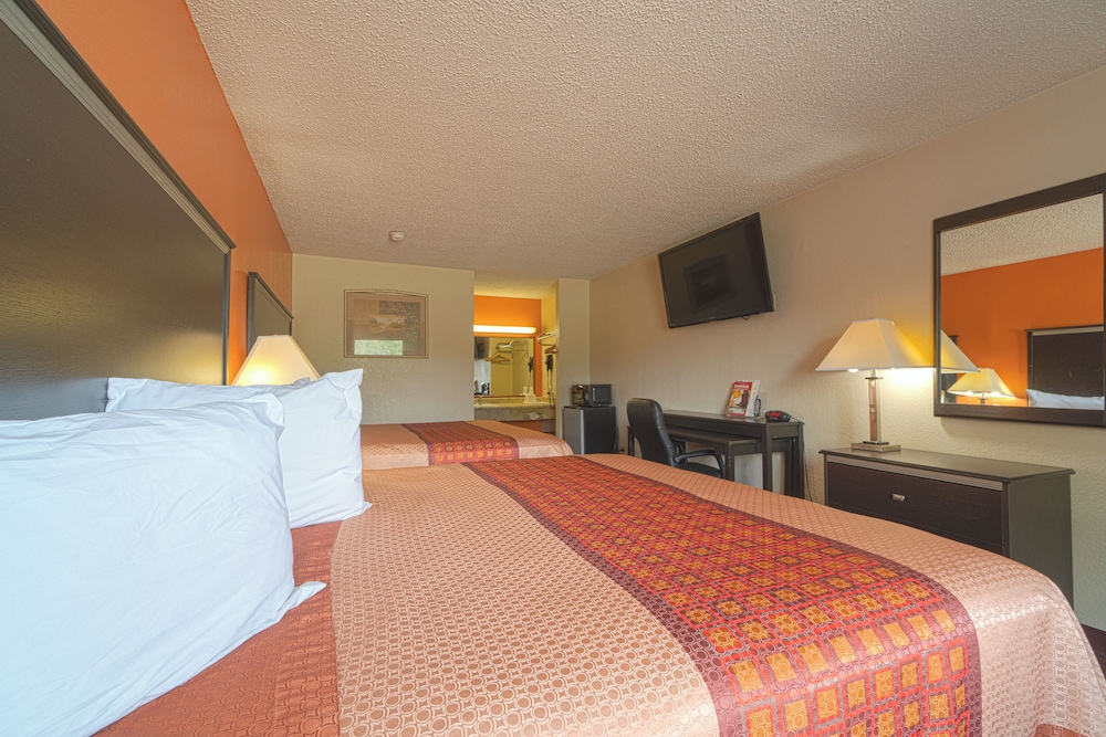 Room, Multiple Beds, Smoking photo 2