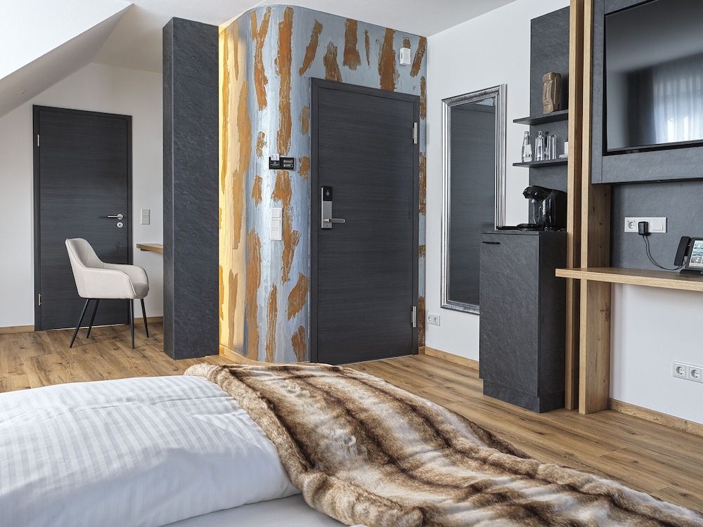 Double Room, Ensuite (Seeblick mit Balkon) - Photo 7