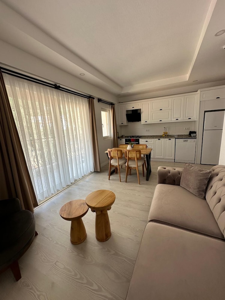 Basic Apartment photo 3