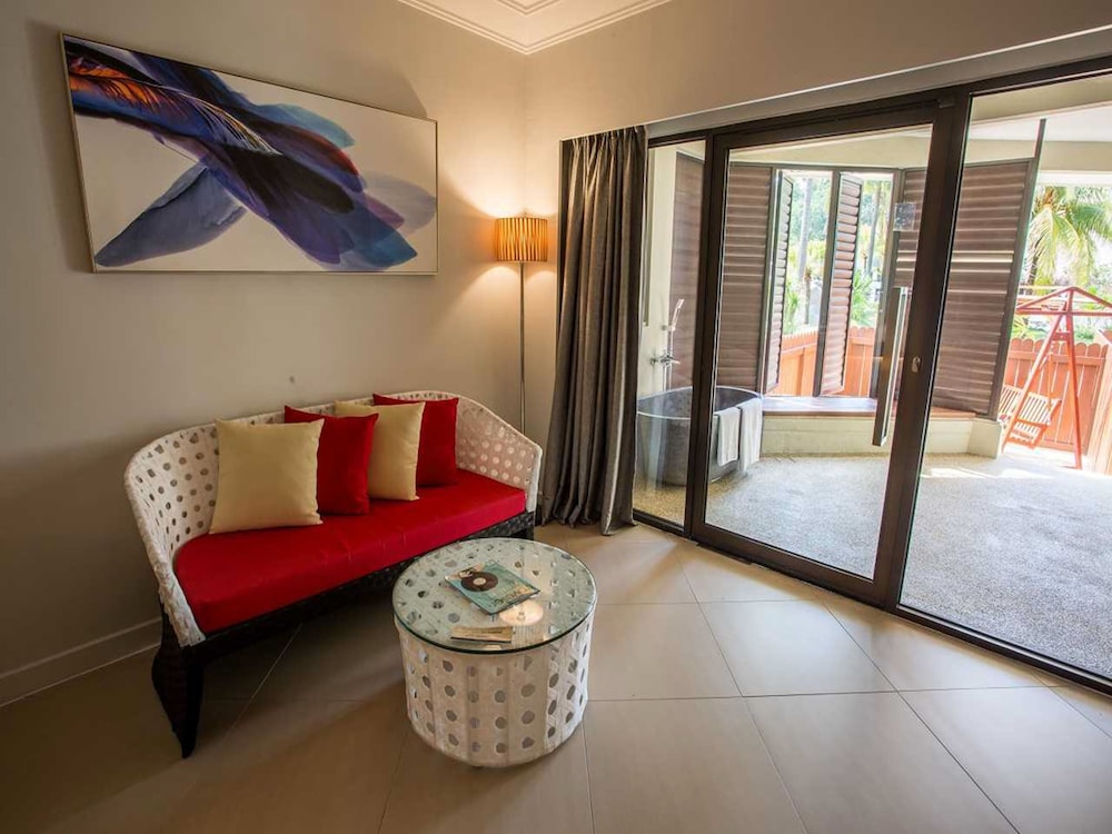 Premium Deluxe Room with Private Garden - Photo 6