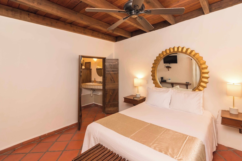 Basic Double Room, 1 Queen Bed, Park View, Ground Floor