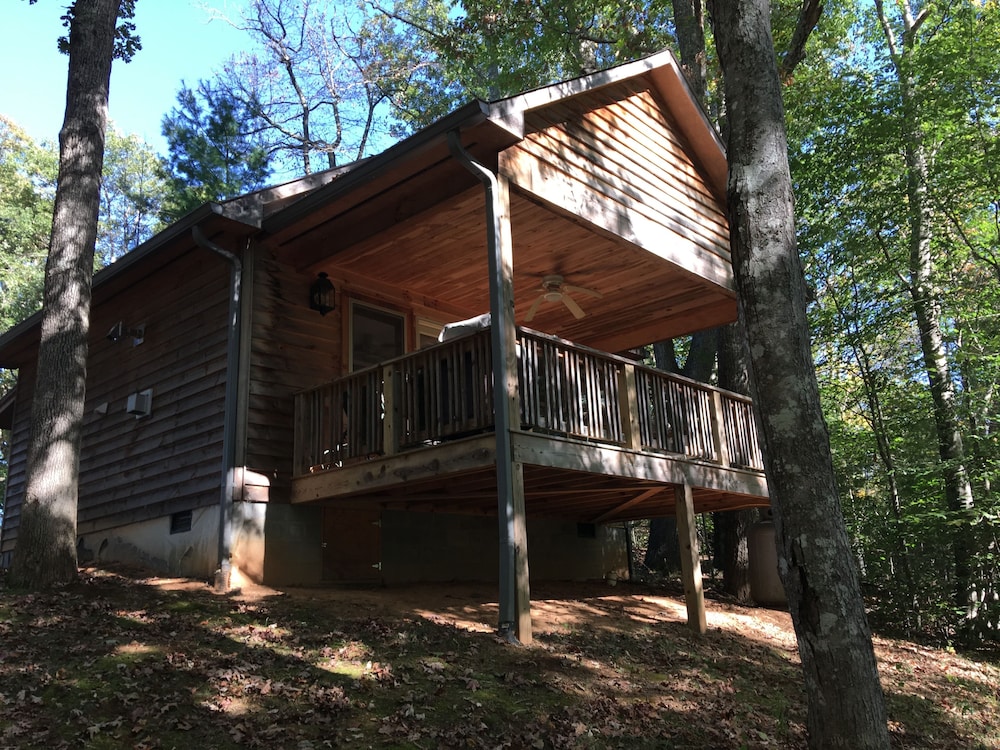 Cabin, 1 King Bed, Jetted Tub photo 3