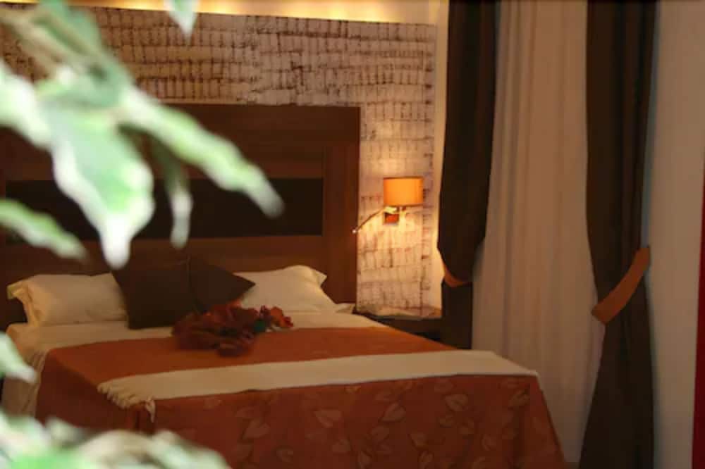 Standard Double or Twin Room - Photo 2