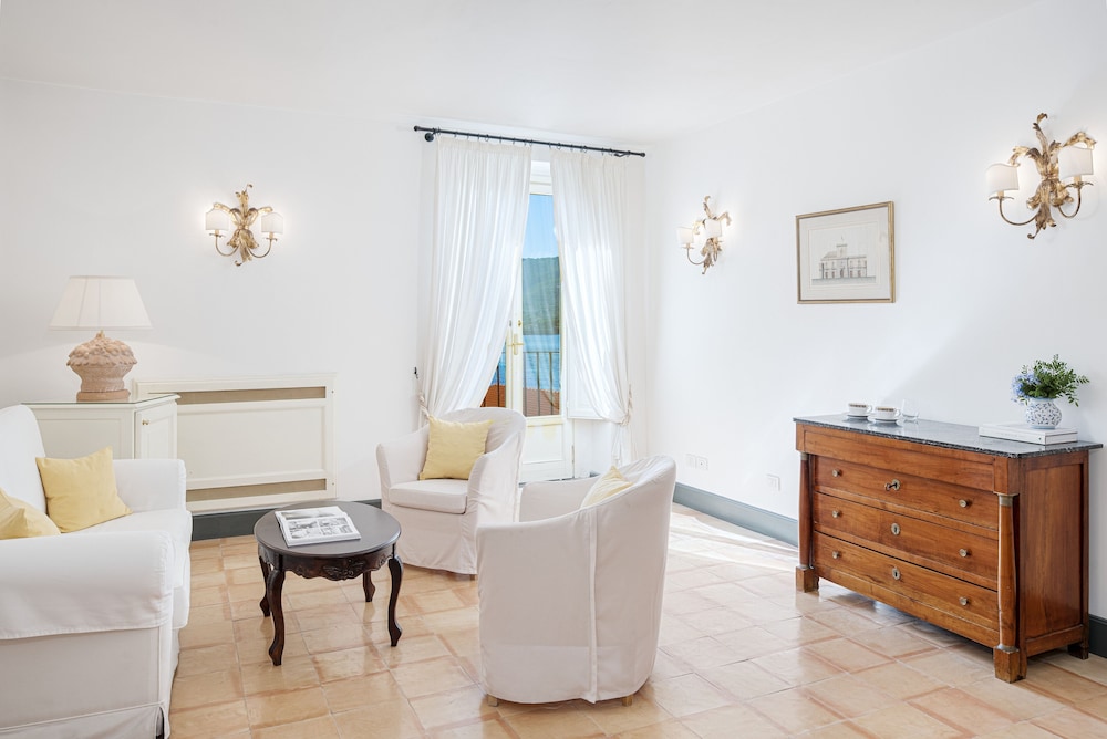 Luxury Suite, 1 King Bed with Sofa bed (Luxury Suite, second floor sofa bed) photo 2