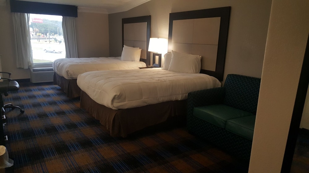 2 Queen Beds