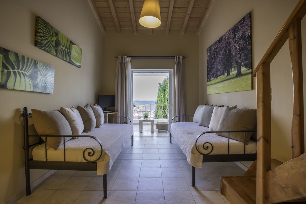 Maisonette, Sea View - Photo 2