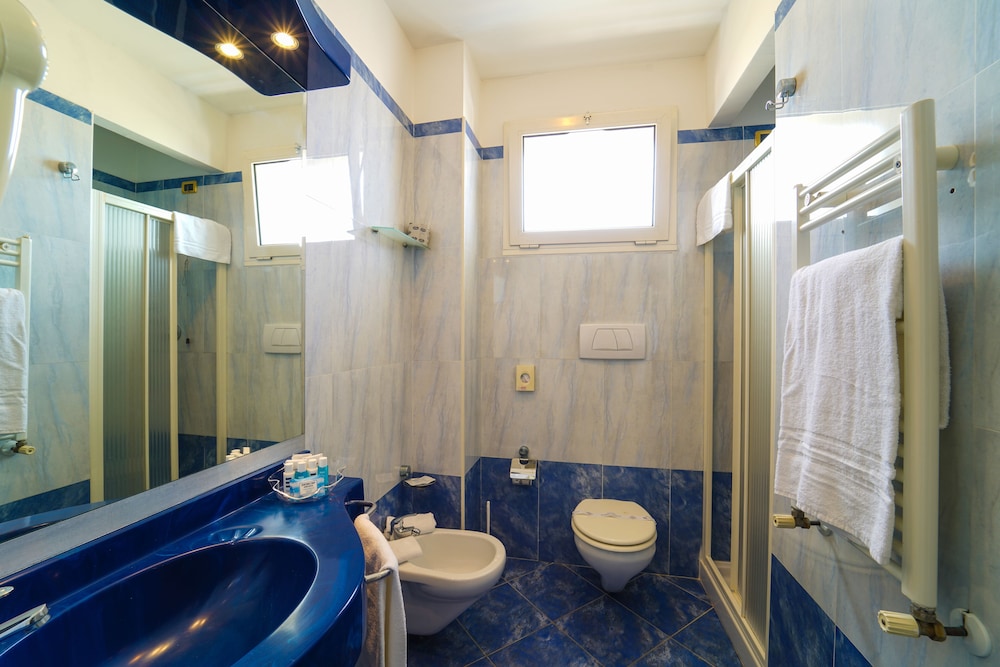 Executive Double Room Single Use, 1 Bedroom - Photo 7