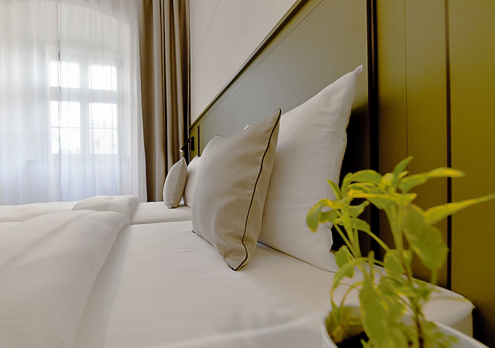 Standard Twin Room - Photo 21