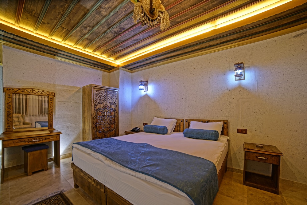 Deluxe Room - Photo 5
