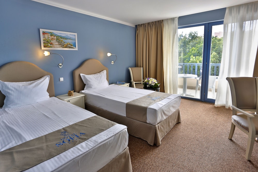 Double Or Twin Room, Balcony, Park View