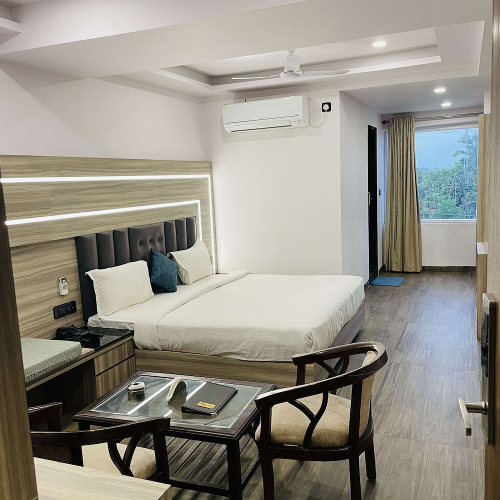Deluxe Room - Photo 1