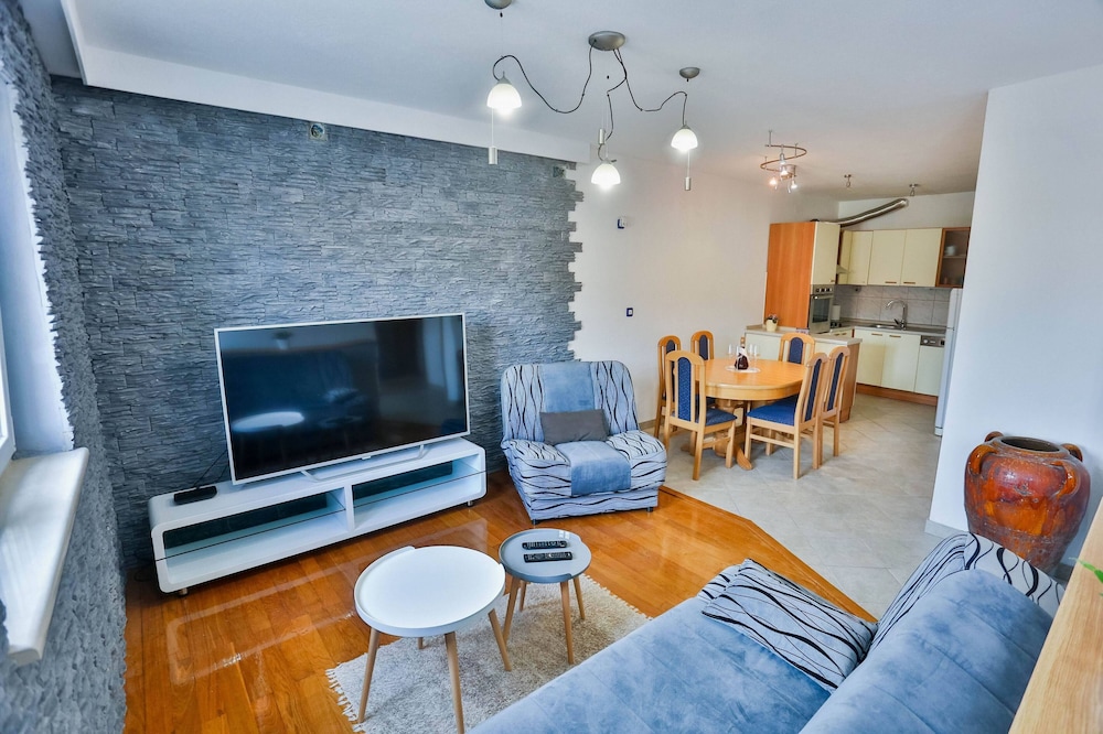 Apartment (Two Bedroom Apartment A5)