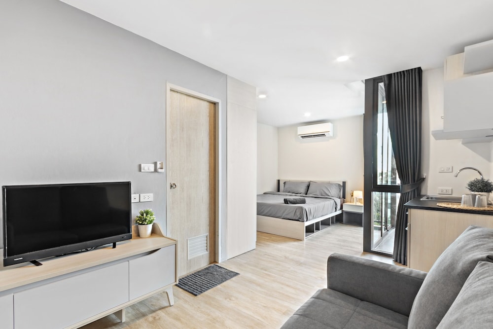 Sky Suite - Photo 1