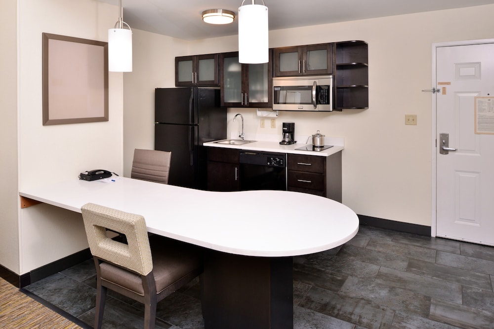 Suite, 1 Bedroom - Photo 5