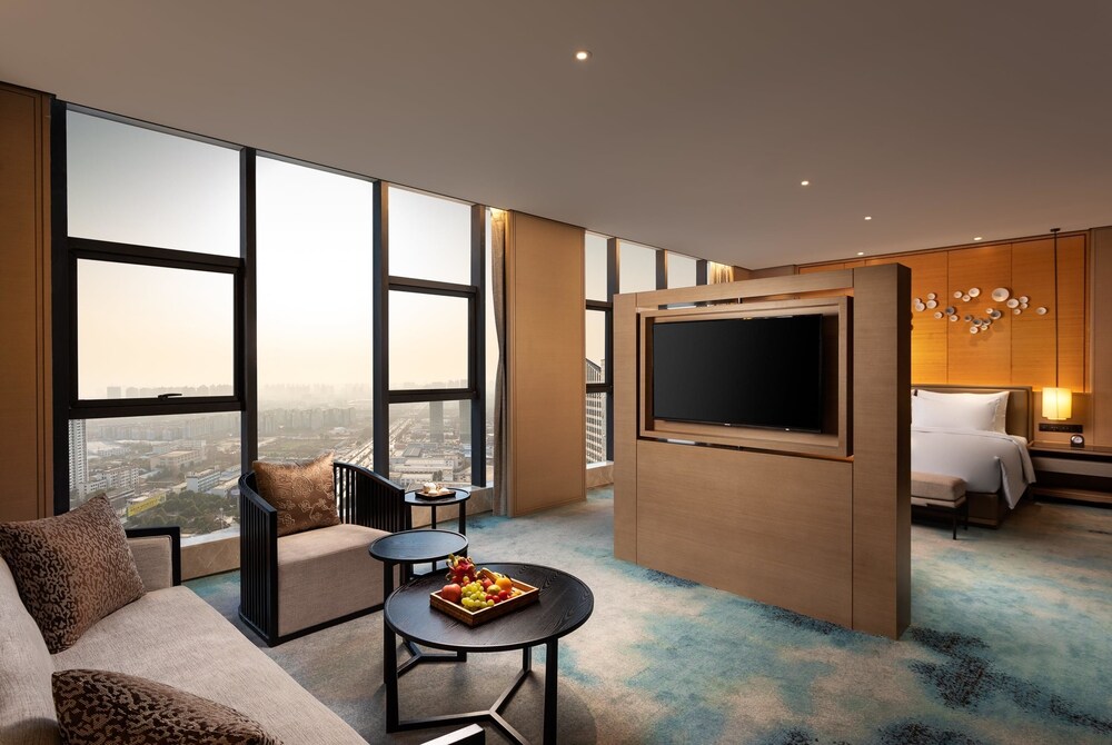 Deluxe Suite, 1 King Bed, Non Smoking
