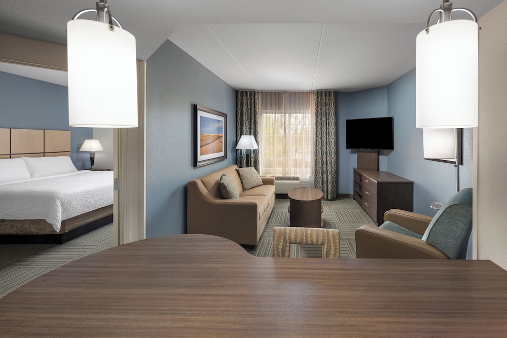 Suite, 1 Bedroom - Photo 1
