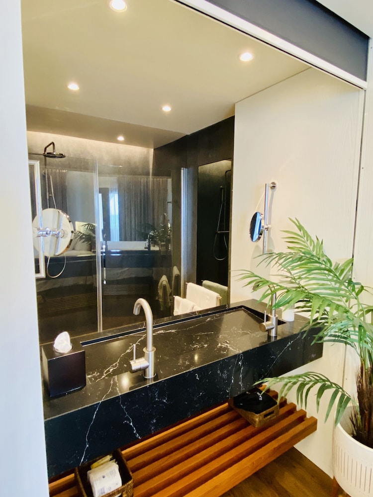 Royal Studio Suite photo 3