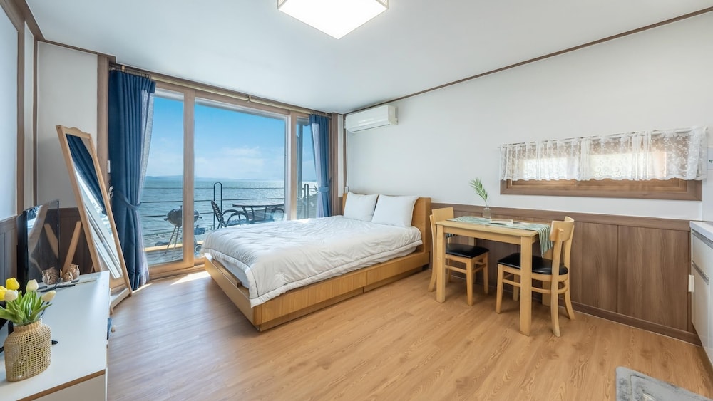 Basic Room, 1 Bedroom (Room 203)