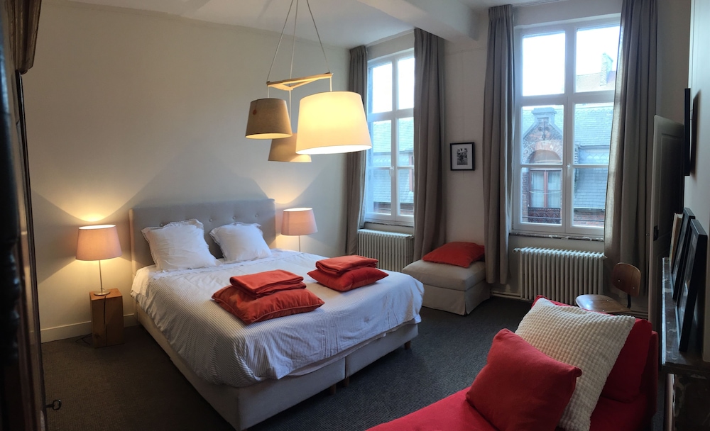 Deluxe Double Room, 1 King Bed (Agate) photo 2