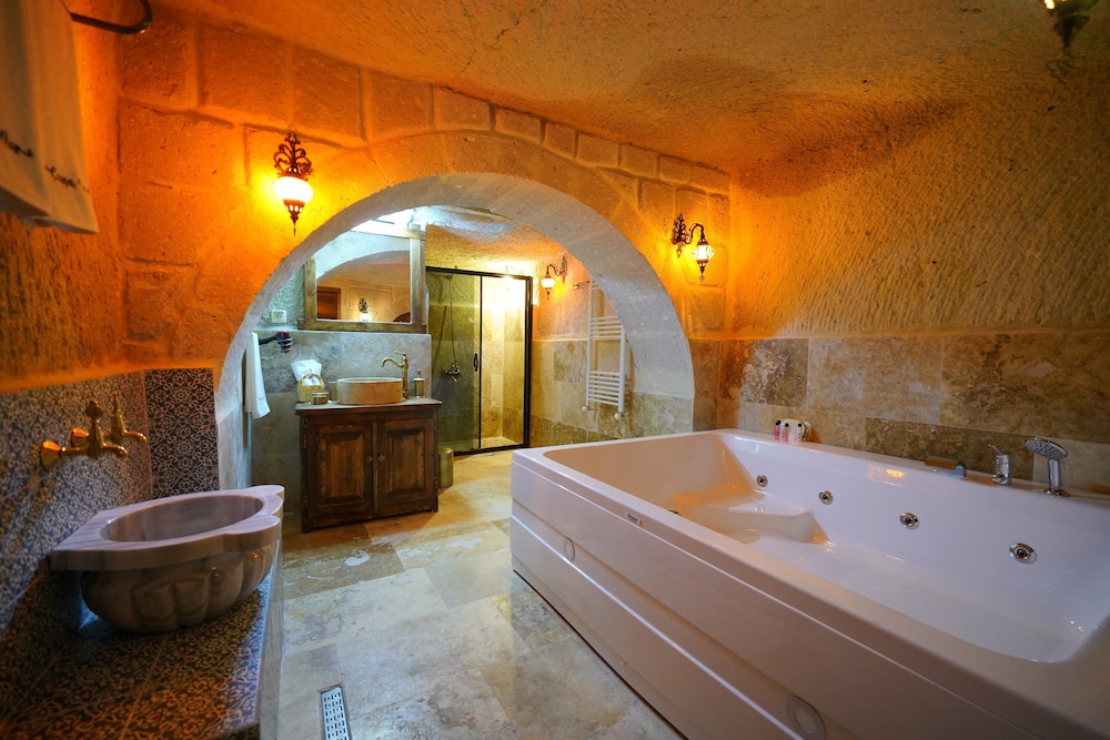 Nazende Hammam Jacuzzi Cave Suite - Photo 38