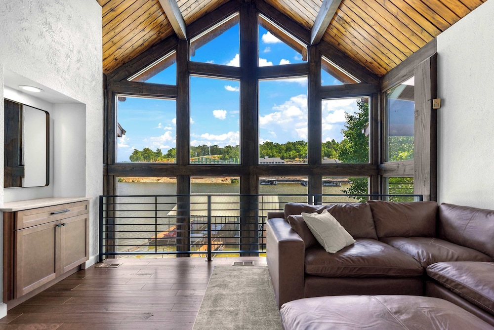 House, Multiple Beds, Patio (Cozy in a Cove)