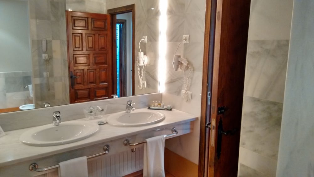 Superior Double Room - Photo 3