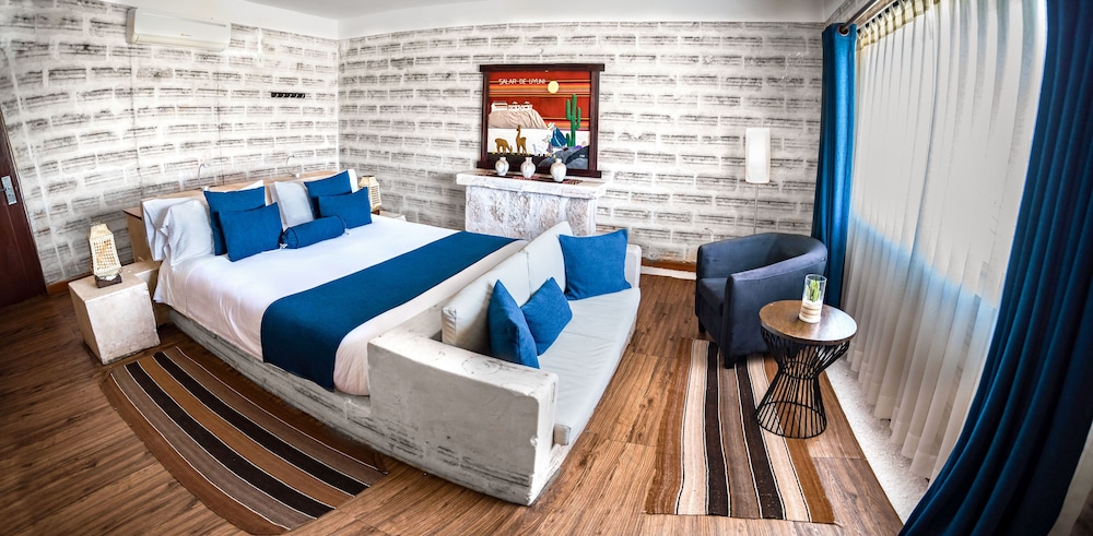 Deluxe Room, 1 Queen Bed, Mountain View photo 2