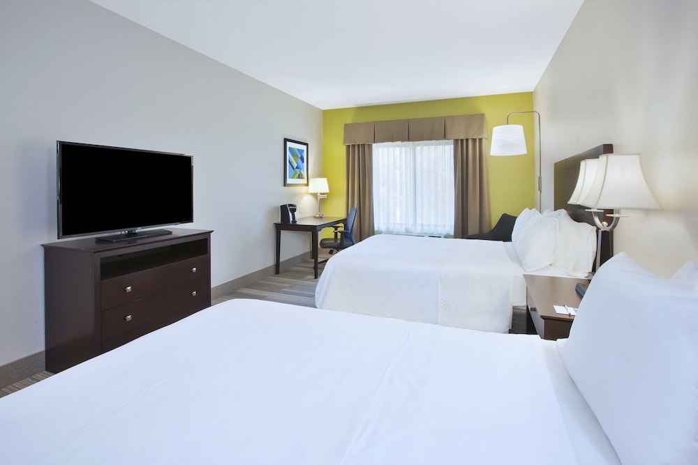 Standard Room, 2 Queen Beds - Photo 2