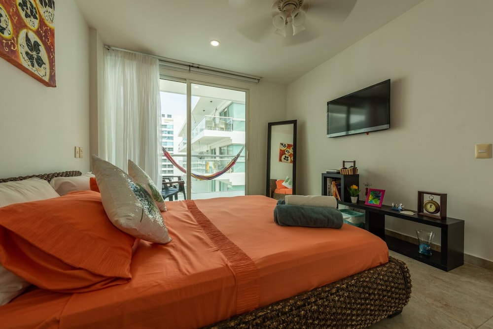 Elite Apartment, 1 Bedroom, Ocean View, Beachside photo 1