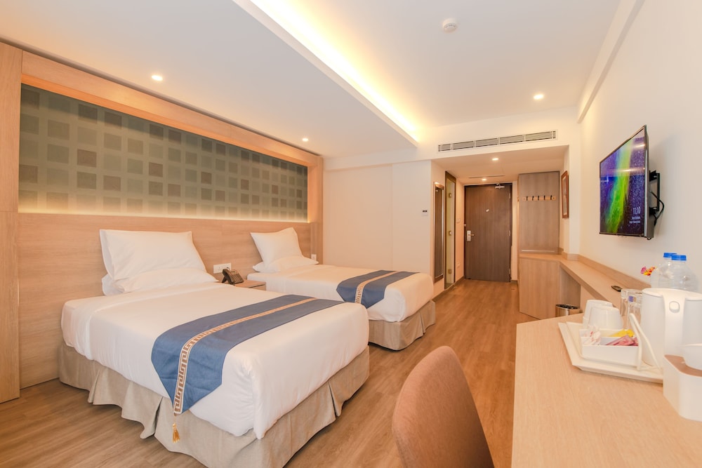 Deluxe Twin Room, 2 Twin Beds, Non Smoking - Photo 1