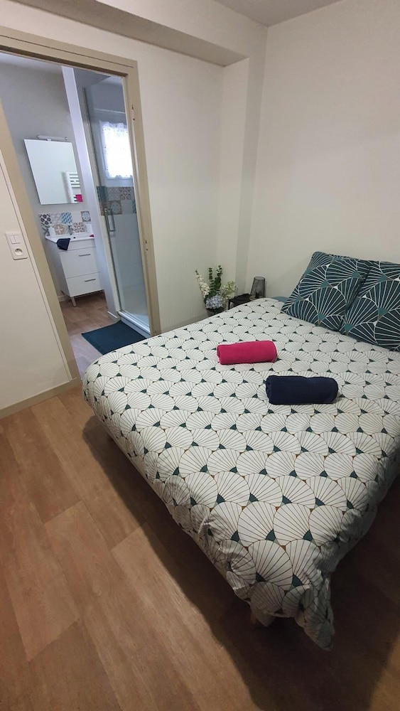 Deluxe Double Room, 1 Double Bed, Air conditioning, Courtyard View photo 3