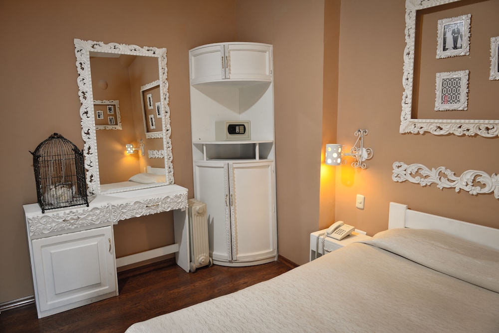 Standard Room photo 2