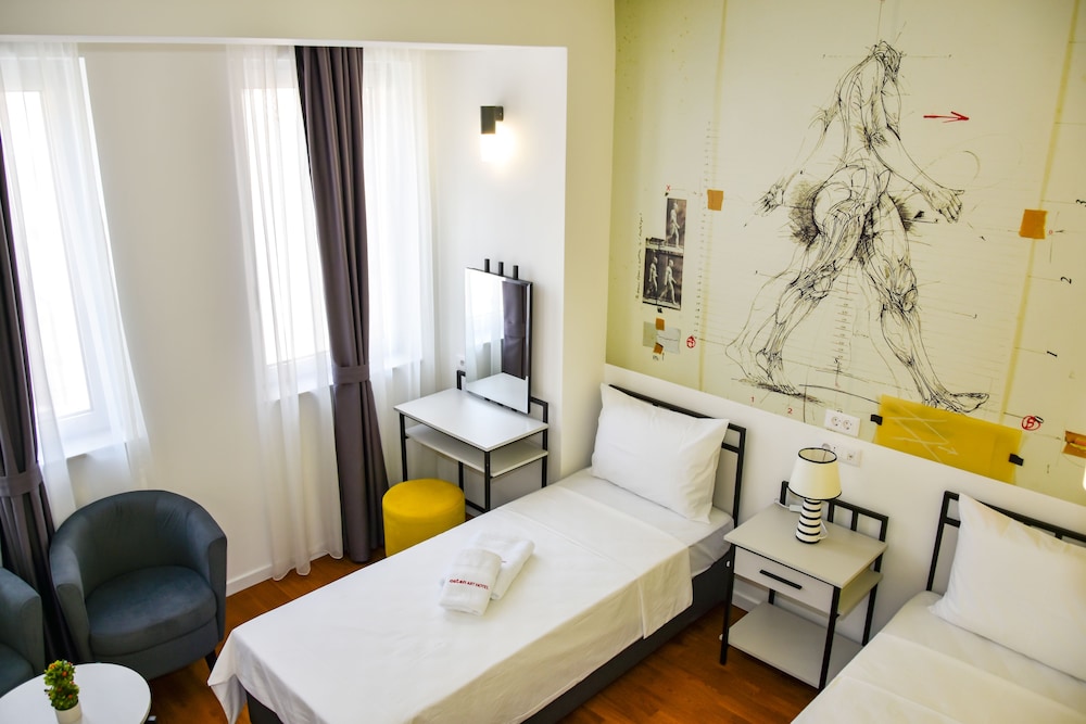Classic Double or Twin Room - Photo 9