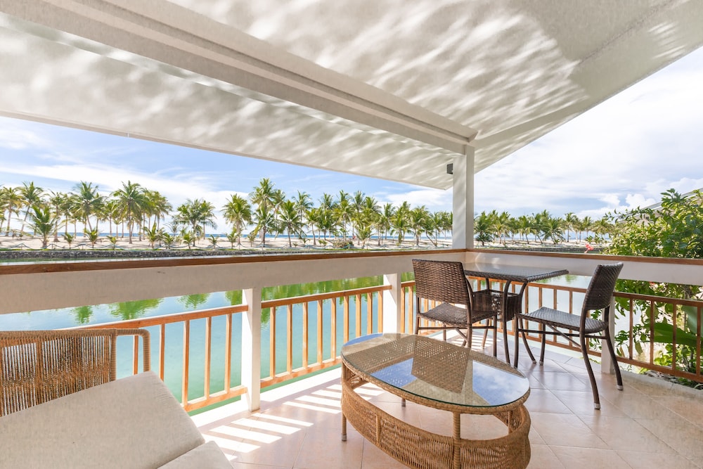 Lagoon Villa photo 2