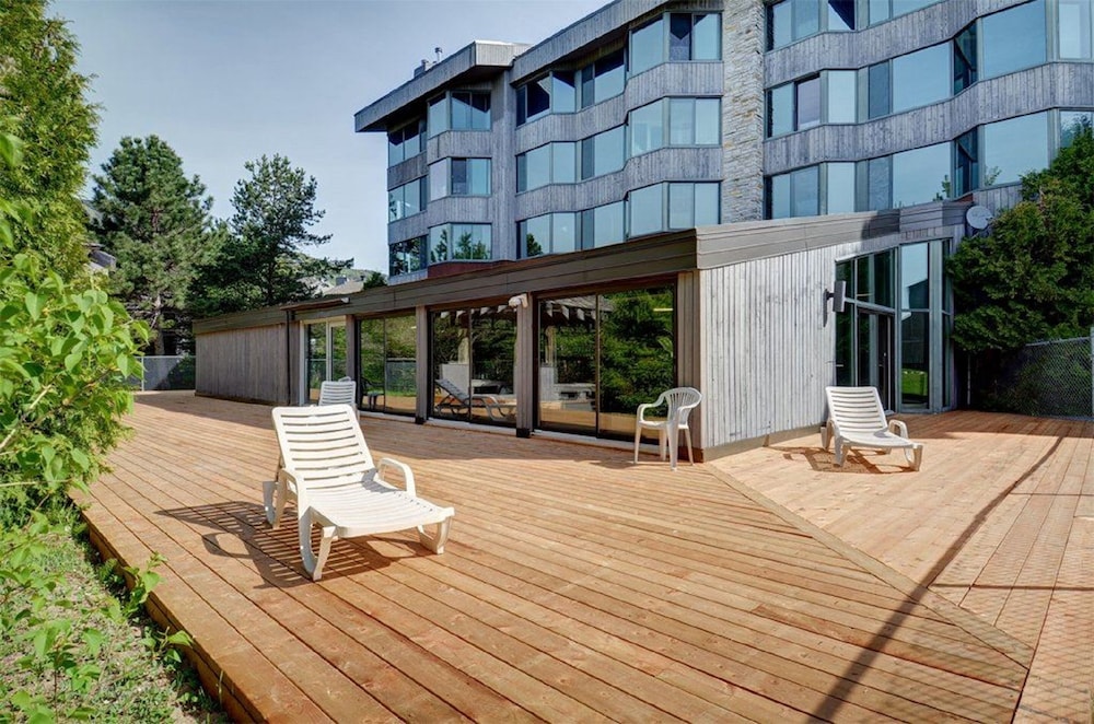 Panoramic Studio (Studio Mont Sainte-Anne, 2007) photo 3