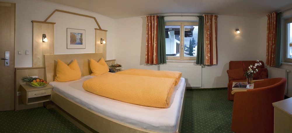 Deluxe Apartment, 2 Bedrooms, Balcony (cleaning fee 80€) photo 2