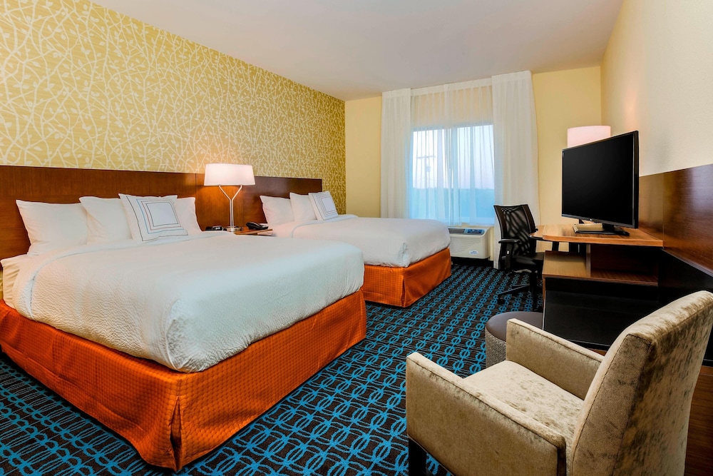 Room, 2 Queen Beds (Mobility Accessible, Roll-in Shower)
