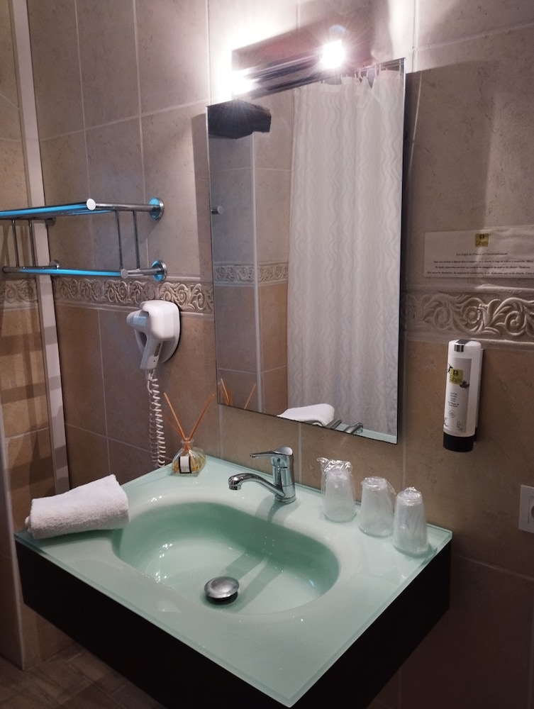 Standard Triple Room - Photo 5
