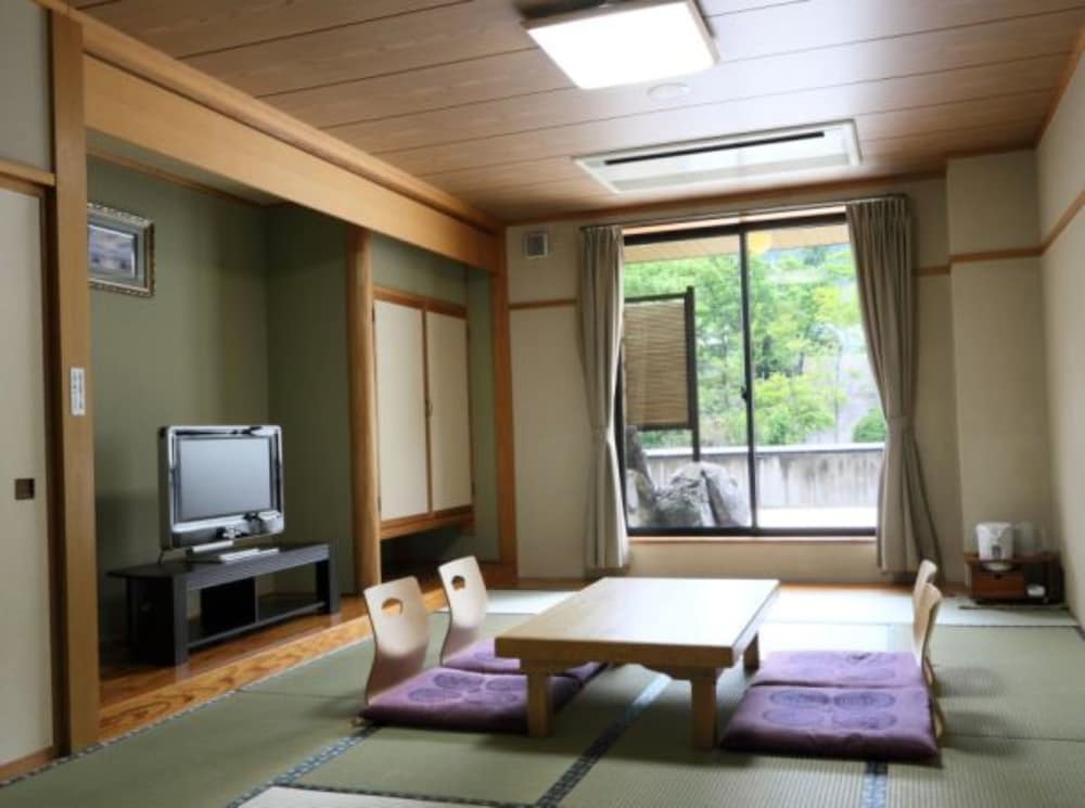 Japanese Style Room With Open Air Bath - Photo 1