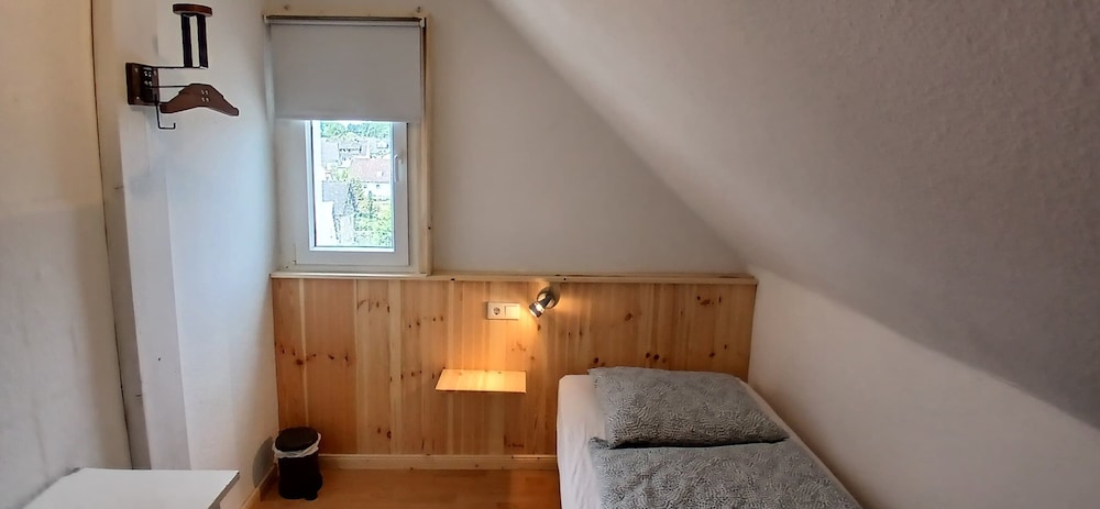 Basic Single Room photo 3